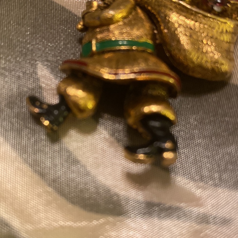 VINTAGE WOMEN’S GOLD SANTA CLAUS W/ BAG OF CHRISTMAS GIFTS - Picture 4 of 8